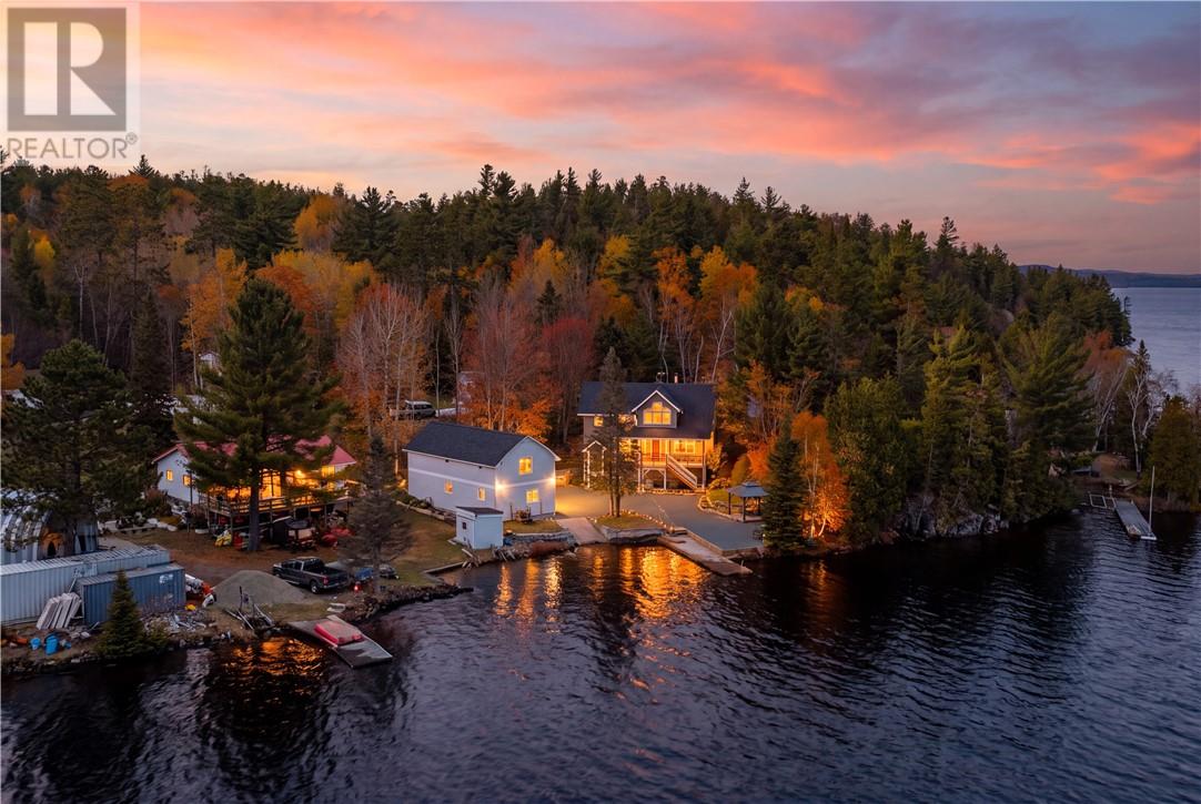 Residential in Capreol 5