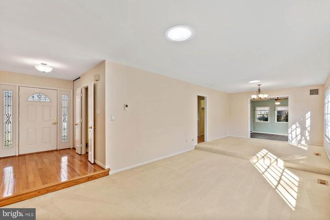 9711 Cinnamon Creek Dr, House other with 4 bedrooms, 3 bathrooms and null parking in Vienna VA | Image 13