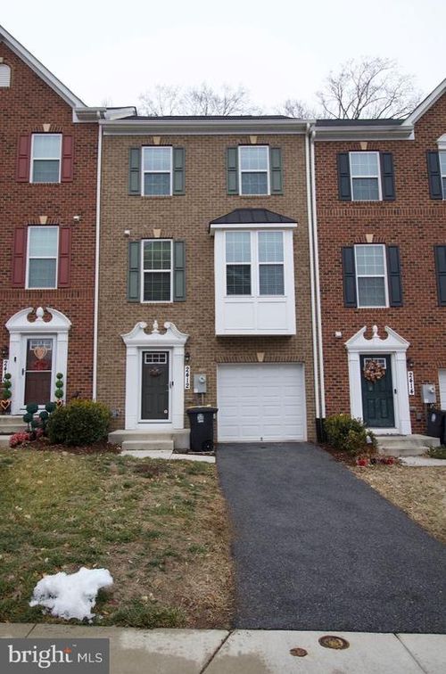 2412 Avondale Overlook Dr, HYATTSVILLE, MD, 20782-3682 | Card Image
