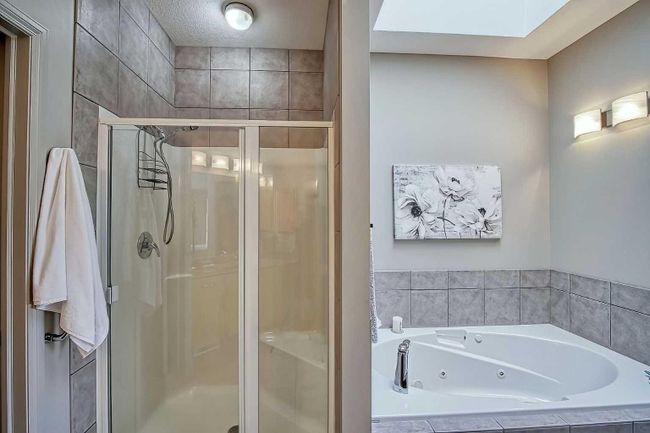 135 Everglade Way Sw, Home with 2 bedrooms, 2 bathrooms and 4 parking in Calgary AB | Image 25