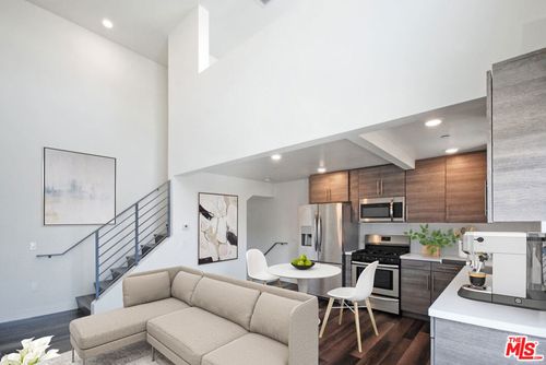 5-3667 Mentone Avenue, Los Angeles, CA, 90034 | Card Image