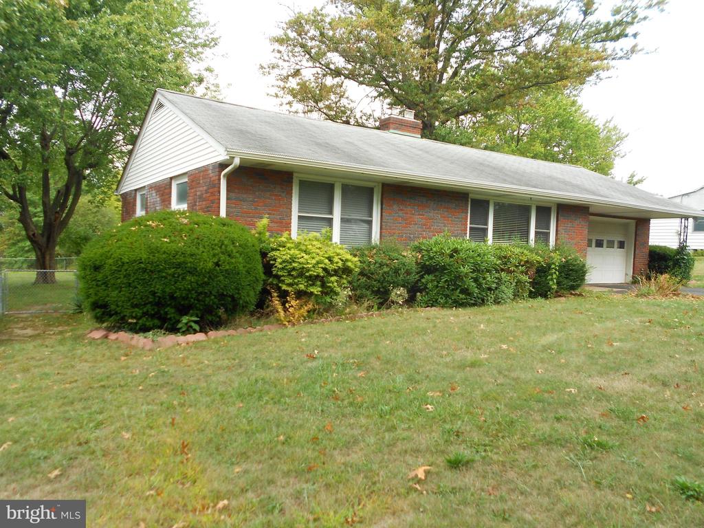 Milford Square Pike, Quakertown, PA 18951