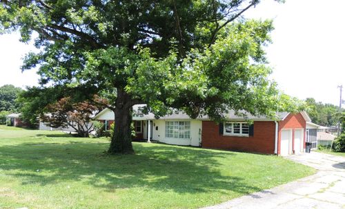 145 Seminole Trl, Frankfort, KY, 40601-2507 | Card Image