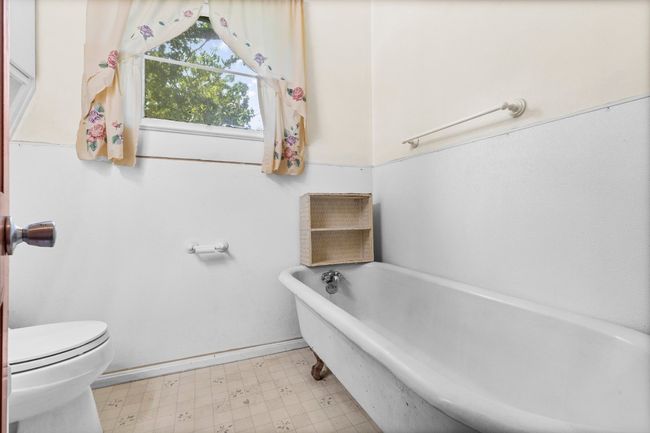 911 N Avenue C, House other with 3 bedrooms, 2 bathrooms and null parking in Elgin TX | Image 28