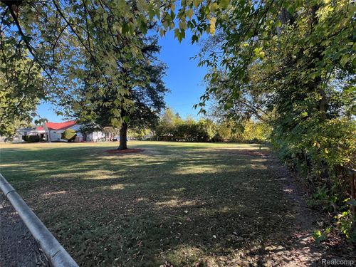 802 Cameron Ave, Pontiac, MI, 48340-3212 | Card Image