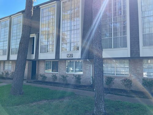 apt-223-12633 Memorial Dr, Houston, TX, 77024-4856 | Card Image