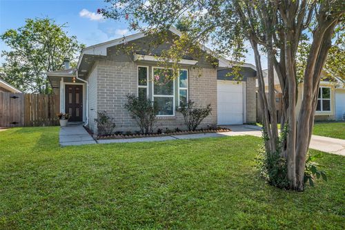 7227 Greenyard Dr, Houston, TX, 77086-1433 | Card Image