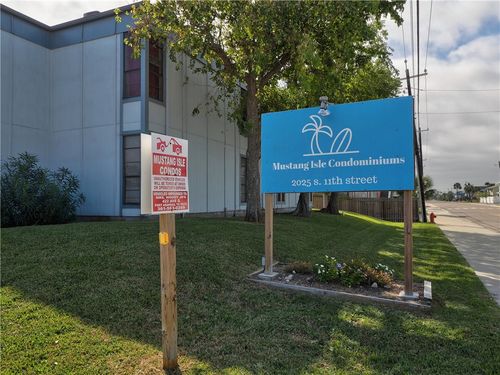 1-2025 S 11th St, Port Aransas, TX, 78373-4164 | Card Image