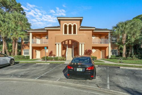 3921-8020 Carnoustie Pl, Port St. Lucie, FL, 34986-3318 | Card Image