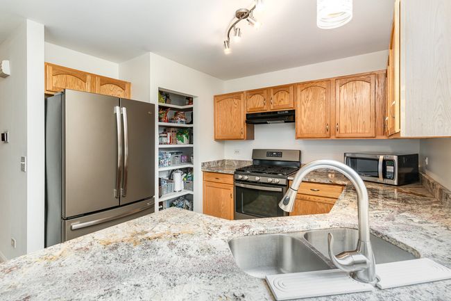 1704 Cascade Ridge Dr, House other with 3 bedrooms, 3 bathrooms and 2 parking in Plainfield IL | Image 4