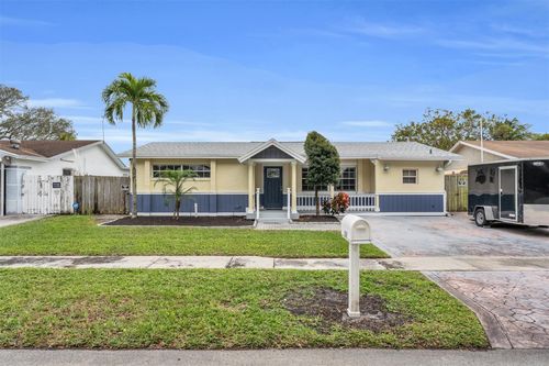 9860 Nw 3rd St, Pembroke Pines, FL, 33024-6101 | Card Image