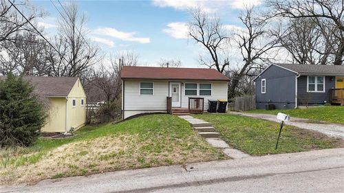 1108 Ne 46th Ter, Kansas City, MO, 64116-1906 | Card Image