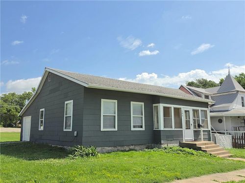103 E 3rd Ave, Garnett, KS, 66032-1213 | Card Image