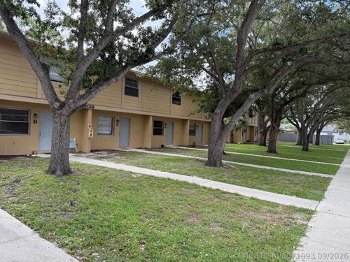 2018 S 10th St, Fort Pierce, FL, 34950-5348 | Card Image
