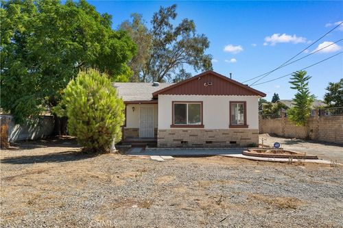 8139 Maple Ave, Fontana, CA, 92335-8552 | Card Image