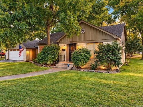 1941 Caldwell St, Conway, AR, 72034-5135 | Card Image