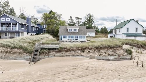 6800 East Parkway Drive, Lambton Shores, ON, N0N1J3 | Card Image