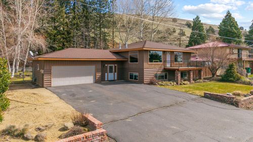 1531 Kimberly Dr, Klamath Falls, OR, 97603-5325 | Card Image