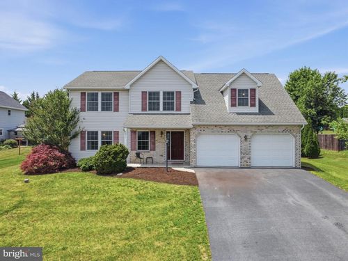 1553 Vaughn Dr, Chambersburg, PA, 17202-7571 | Card Image
