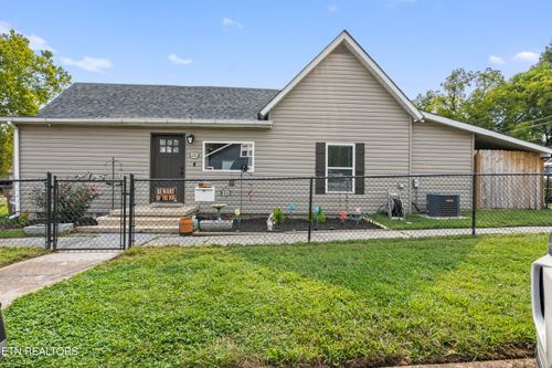 335 E Quincy Ave, Knoxville, TN, 37917-5237 | Card Image