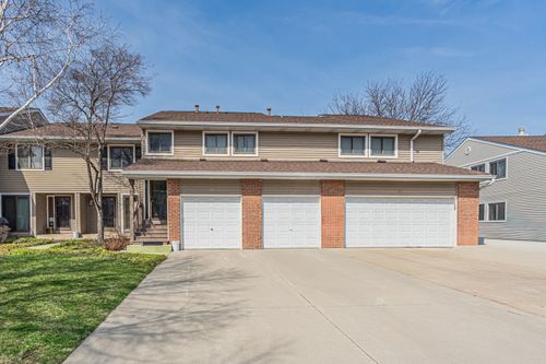 924-924 Hidden Lake Drive, Buffalo Grove, IL, 60089 | Card Image