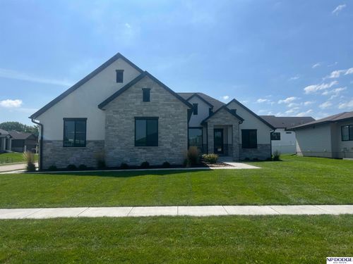 8909 Appaloosa Ln, Lincoln, NE, 68520-1522 | Card Image