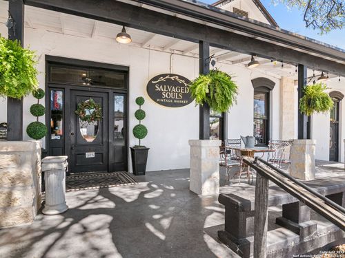 702 Front St, Comfort, TX, 78013-2174 | Card Image