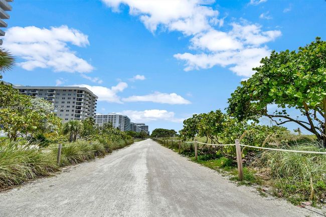 PHH - 9225 Collins Ave, Condo with 3 bedrooms, 3 bathrooms and null parking in Surfside FL | Image 44