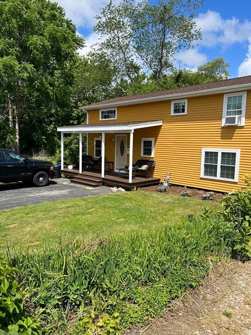 41 Jean St, Acushnet, MA, 02743-2703 | Card Image