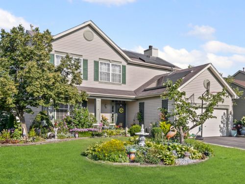 345 Kestrel Ln, Lindenhurst, IL, 60046-7903 | Card Image
