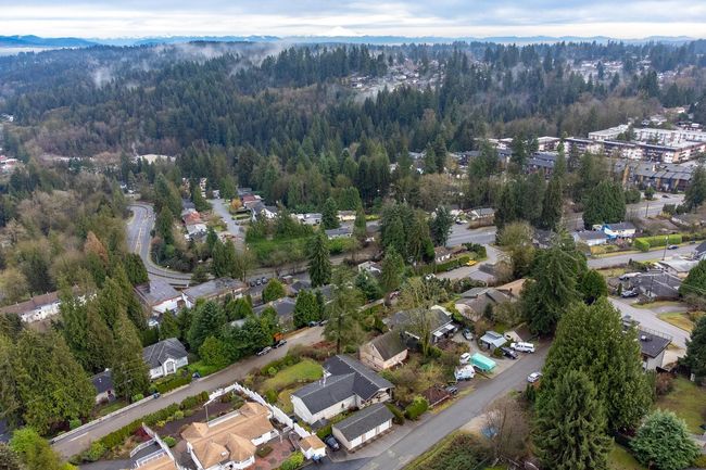 1013 Tuxedo Dr, House other with 4 bedrooms, 2 bathrooms and 3 parking in Port Moody BC | Image 20