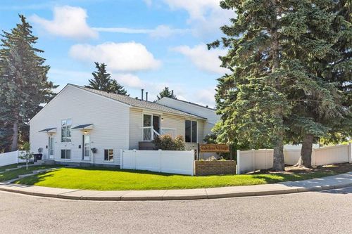 101 Sabrina Way Sw, Calgary, AB, T2W4J4 | Card Image
