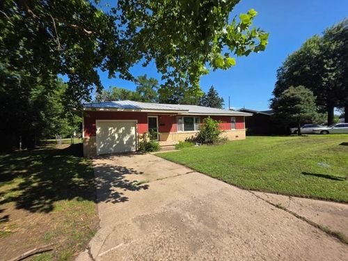 1706 S B St, Blackwell, OK, 74631-4904 | Card Image