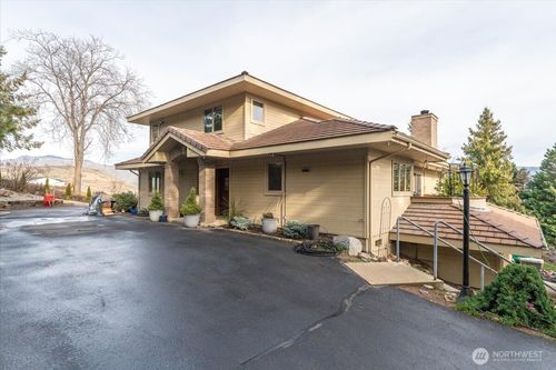 652 Meadows Dr, Wenatchee, WA, 98801-1285 | Card Image