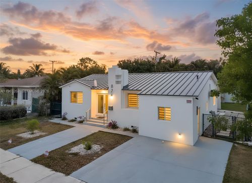 876 Ne 81st St, Miami, FL, 33138-4630 | Card Image