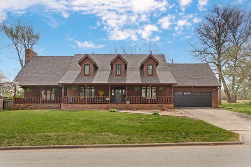 4072 E Linwood St, Springfield, MO, 65809-2218 | Card Image