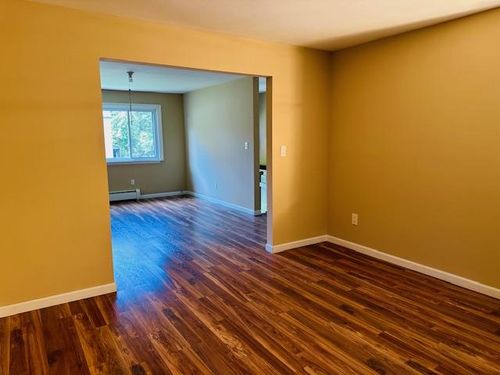 1-2 Mountain Ave, Middletown, NY, 10940-6229 | Card Image