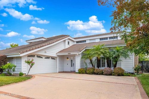 5690 Buffwood Pl, Agoura Hills, CA, 91301-1581 | Card Image