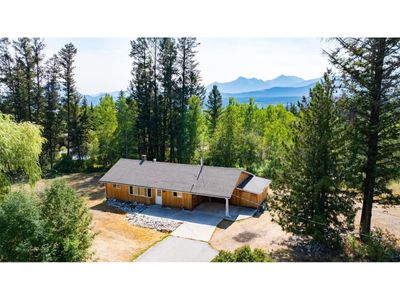 1359 Highway 95, House other with 3 bedrooms, 1 bathrooms and null parking in Spillimacheen BC | Image 1