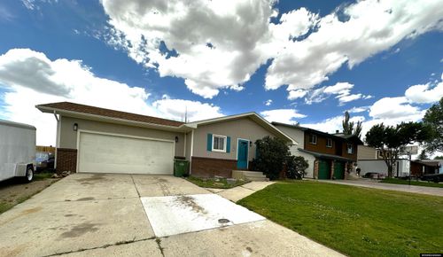 3201 Fir Dr, Rock Springs, WY, 82901-4167 | Card Image