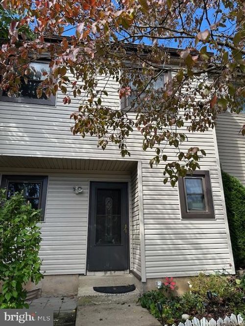 151 Knox Ct, HOLLAND, PA, 18966-2756 | Card Image