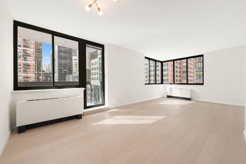 11b-250 E 40th St, New York, NY, 10016-1733 | Card Image