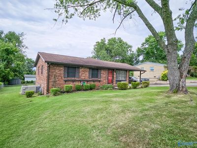 2017 Rodgers Drive Ne, House other with 3 bedrooms, 2 bathrooms and null parking in Huntsville AL | Image 3