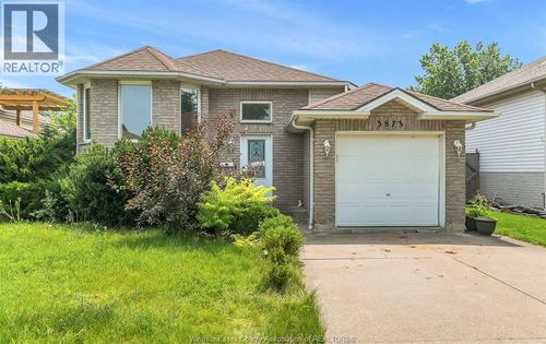 3873 Maguire St, Windsor, ON, N9E4T1 | Card Image