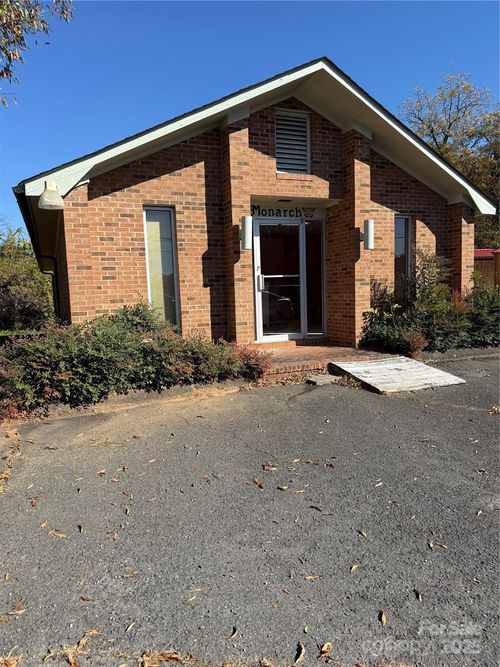 556 Newell St Nw, Concord, NC, 28025-4419 | Card Image