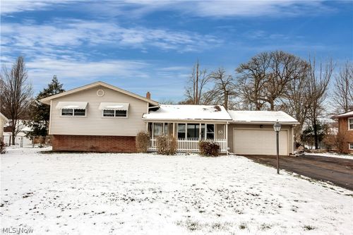 6304 Meadowbrook Dr, Mentor, OH, 44060-3640 | Card Image