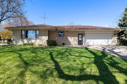 888 S. 6th Avenue, West Bend, WI, 53095 | Card Image