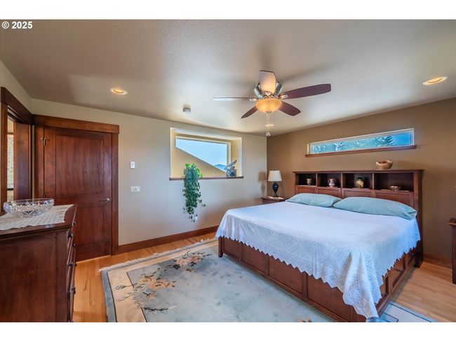 Bedroom, Primary-Upper | Image 19