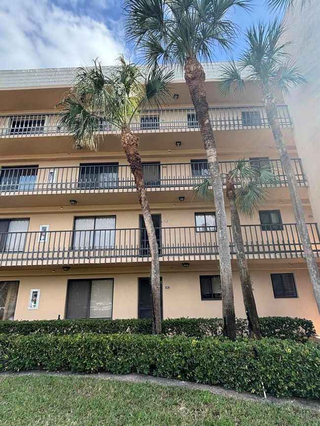 APT-107 - 4820 Lucerne Lakes Blvd W, Condo with 2 bedrooms, 2 bathrooms and null parking in Lake Worth FL | Image 13