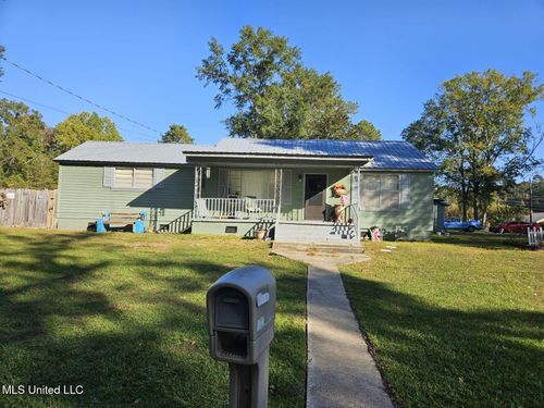 137 Anderson St, Quitman, MS, 39355-2752 | Card Image